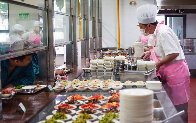 正規食堂承包：注重食品安全，吃上放心飯菜